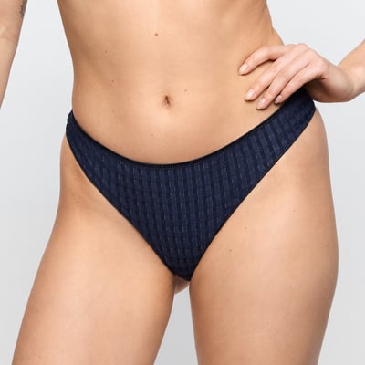 String AVERO MARIE JO
