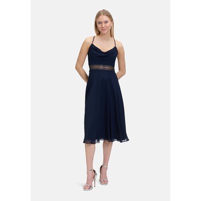 Robe de cocktail à encolure bénitier VERA MONT