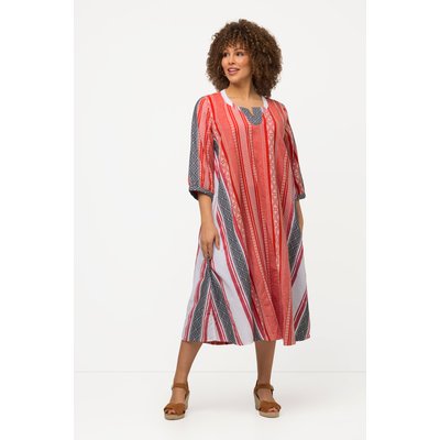 Caftan silhouette en A. Motif ethnique. Col ULLA POPKEN