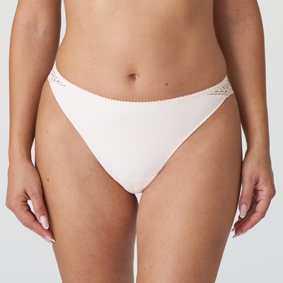 String MONTARA PRIMADONNA