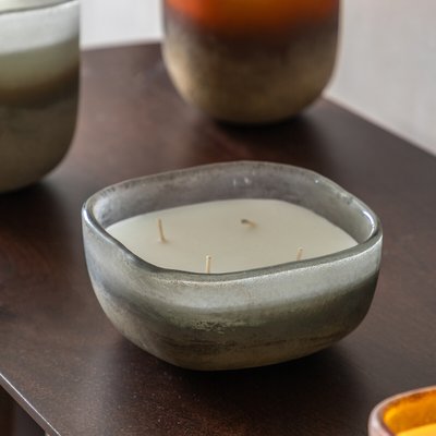 Medium Amber & Lily Mercury Candle in White/Silver SO'HOME