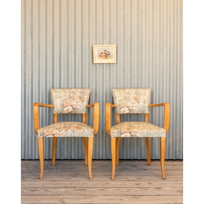 Paire de fauteuils en tissu et bois Ernest N°1098 - Bon état DEBONGOUT