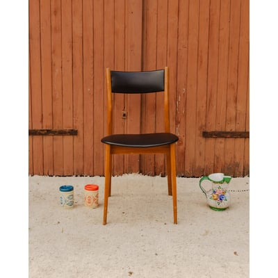 Chaise en bois et cuir noir Alma N°2080 - Bon état DEBONGOUT