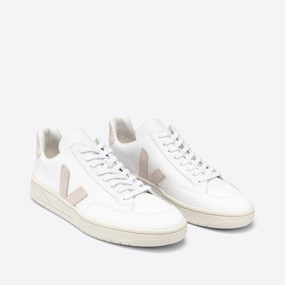 Baskets à lacets en cuir V-12 VEJA