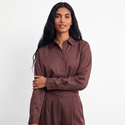 Chemise en coupe droite avec poche plaquée sur la poitrine et manches longues coupe ELAIA ARTLOVE
