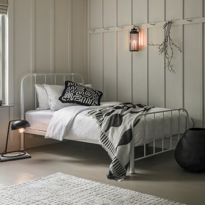 Eastgate Metal Bed SO'HOME