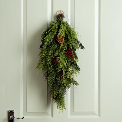 67cm Pine & Berry Swag SO'HOME
