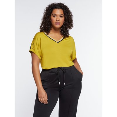 T-shirt avec encolure en V fini par un bord rayé. Tissu extérieur : 97% viscose, 3% élasthanne. FIORELLA RUBINO