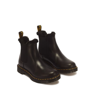2976 Leonore Chelsea Boots in Leather DR. MARTENS