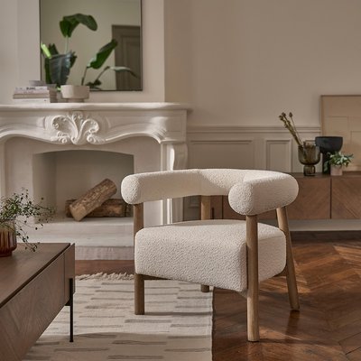Fauteuil rond en chêne massif et tissu bouclette écrue DUNE BERAH GETAH