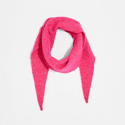 Echarpe forme triangle en maille GRAIN DE MALICE