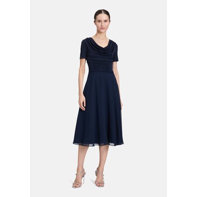 Robe de cocktail au look scintillant VERA MONT