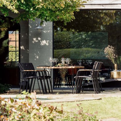 Table de jardin en teck et acier, FANNY GESCOVA