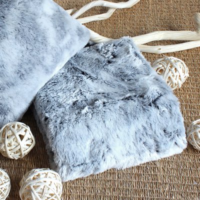 Plaid tendance en imitation fourrure HOME MAISON