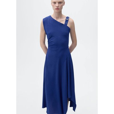 Robe asymétrique à bretelles et boucle MANGO