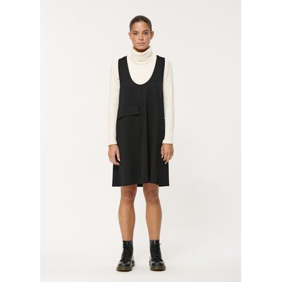 Robe courte chasuble à encolure ronde échancrée HUMILITY