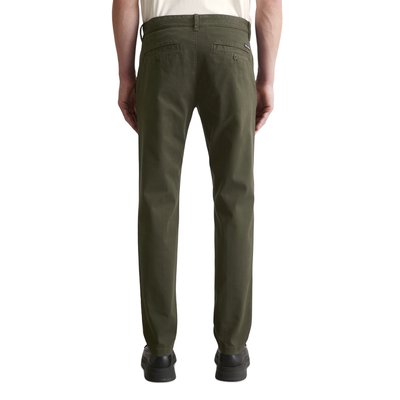 Chino modèle Stig shaped en qualité Dobby MARC O'POLO