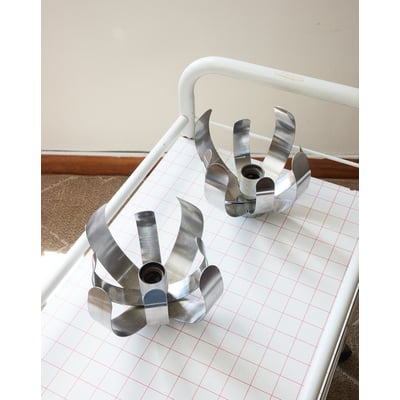 Paire d'appliques en chrome Sonia N°304 - Bon état DEBONGOUT