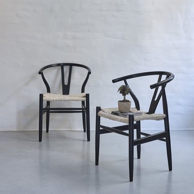 Lot de 2 chaises en bois massif et assise tissée  CAMILLE BERAH GETAH