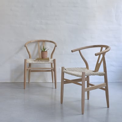 Lot de 2 chaises en bois massif et assise tissée  CAMILLE BERAH GETAH