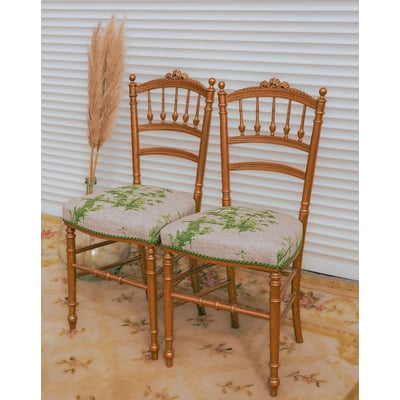 Paire de chaises dorées Claude N°1561 - Bon état DEBONGOUT
