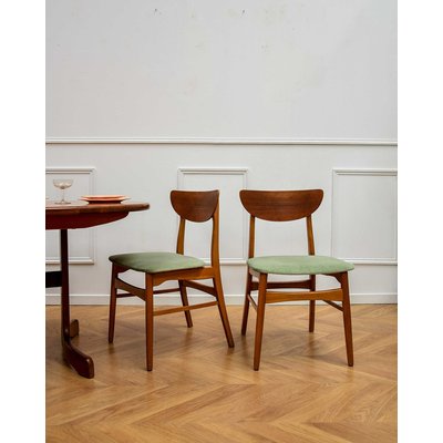 Paire de chaises en velours Alma N°402 - Bon état DEBONGOUT