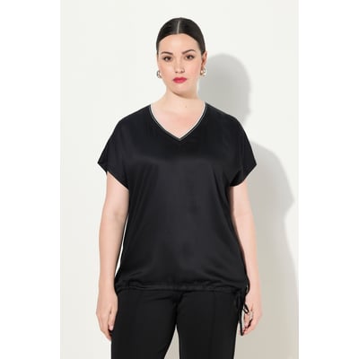 Blouse avec satin sur le devant. Décolleté ULLA POPKEN