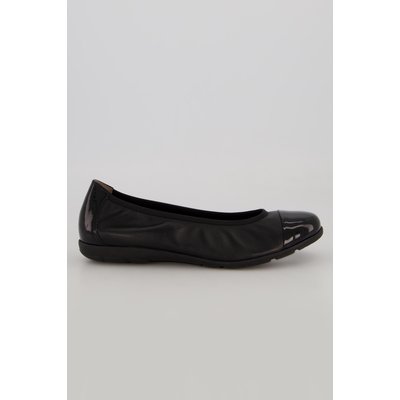 Ballerines en cuir. Passepoil CAPRICE