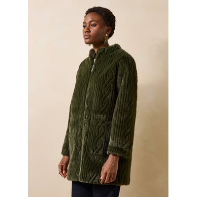 Manteau mi-long col rond en imitation fourrure LA FEE MARABOUTEE