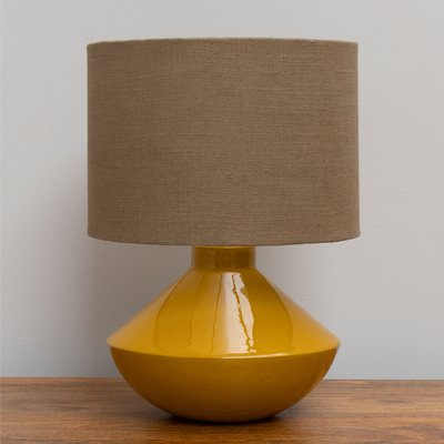Lampe de table en métal ocre et abat-jour en jute Yellie Chehoma CHEHOMA