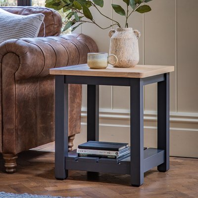 Ende Shaker-Style Oak Side Table SO'HOME