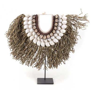 Sculpture collier coquilles corde DECORATION D’AUTREFOIS