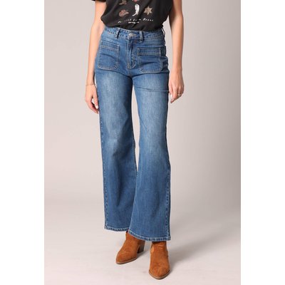 Jean flare taille haute avec grandes poches plaquées
 LIZETTE DEELUXE