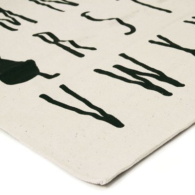 Tapis enfant imprimé alphabet et chat THE DECO FACTORY