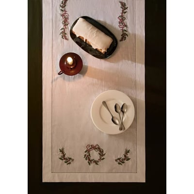 Chemin de table en lin broderie ajourée MANGO HOME