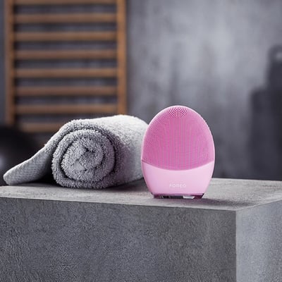Luna 3 Facial Cleansing and Massaging Brush FOREO