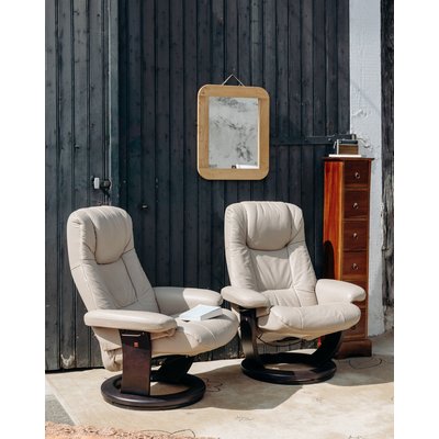 Paire de fauteuils en cuir Jakob N°506 - Bon état DEBONGOUT