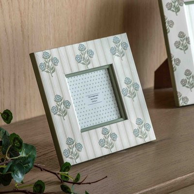 Set of 2 4x4" Rea Photoframes ÉDITÉ