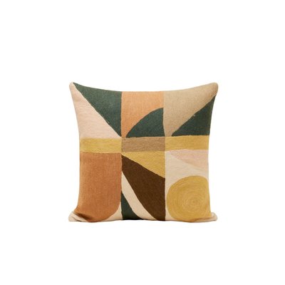 Housse de coussin en Motif graphique brodé en point de chainette  FERGUS MADURA