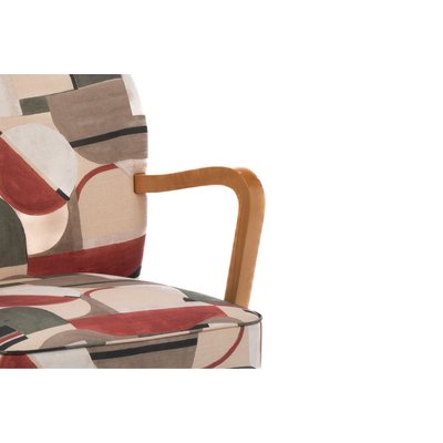 Fauteuil rétro en tissu motifs géométriques et accoudoirs en bois - HONEY AMADEUS
