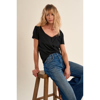 T-shirt décontracté avec détails brodés MOLLY BRACKEN