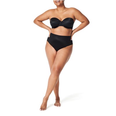 String de compression invisible à la taille SPANX
