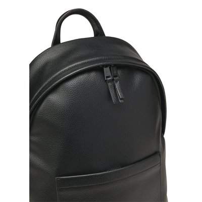 Sac à dos medium en une alternative de cuir en polyester recyclé MARC O'POLO