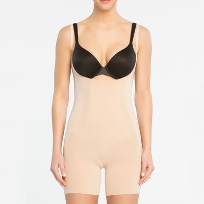 Body sculptant avec decolleté sous la poitrine et mi-cuisse. SPANX