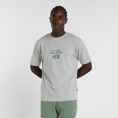 Heritage Graphic T-Shirt T-shirt col rond manches courtes. NEW BALANCE