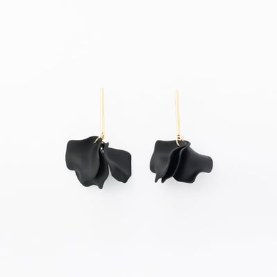 Boucles d'oreilles pendantes pétales noirs BALABOOSTE