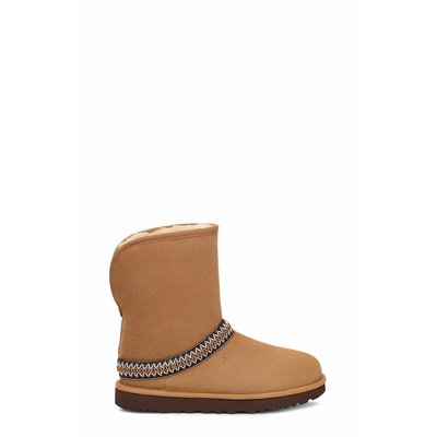 Boots Classic Short Crescent UGG