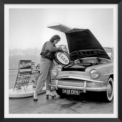 Affiche Paris - Serveuse en patins à roulettes, 1970 HEXOA