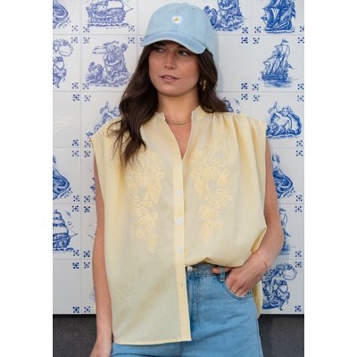 Blouse brodée sans manches LOLALIZA
