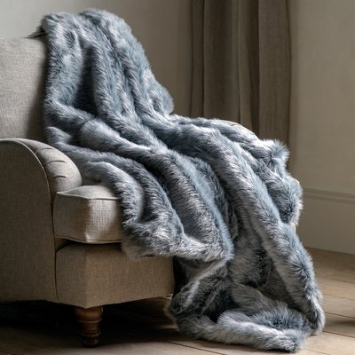 Alaskan Fur Throw SO'HOME